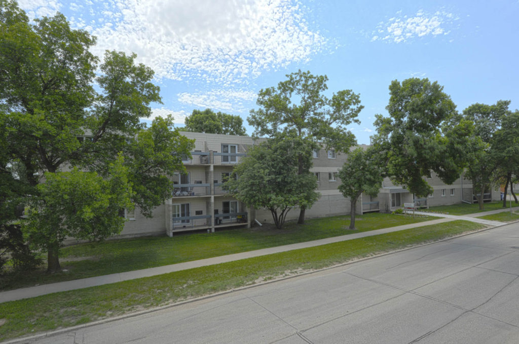 1 bedroom Apartments for rent in Winnipeg at Markham Place - Photo 01 - RentersPages – L412379